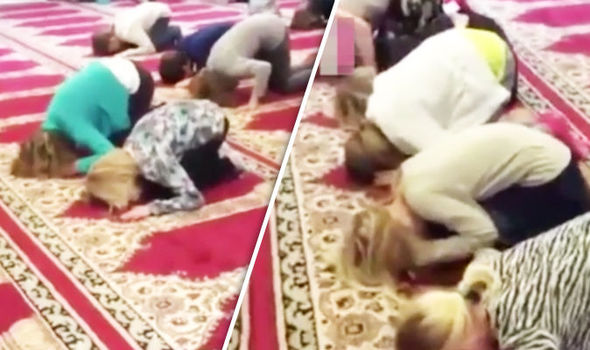 outrage-as-children-learn-to-pray-at-mosque-748273